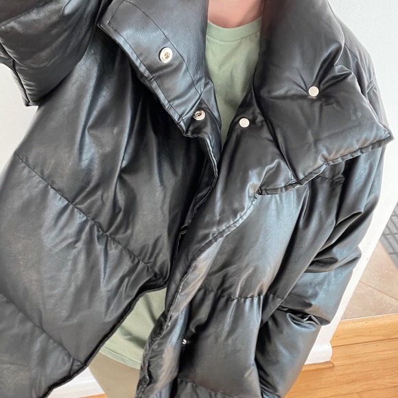 Oversize Hip Length Black Leather Puffer Jacket - Picture 3 of 13